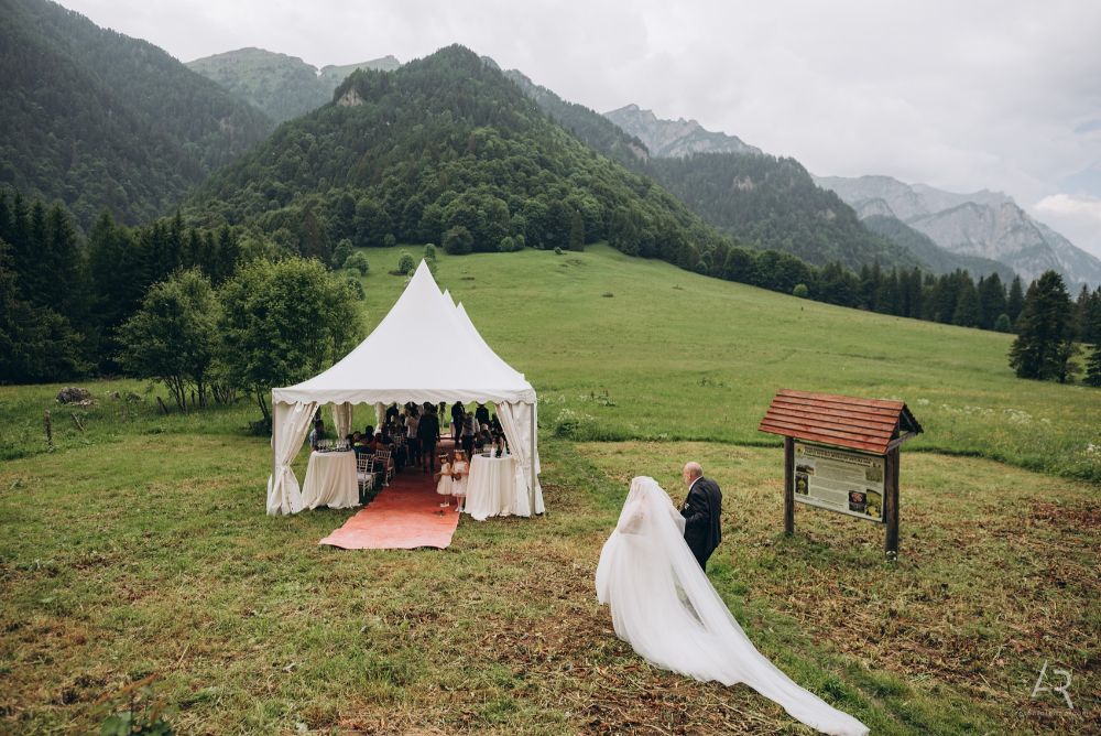Nunta la munte, nunta romantica, destination wedding Romania, wedding planner, Joy Moments